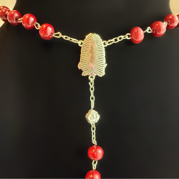 Red Our Lady of Guadalupe Prayer Rosary - Picture 4 of 5